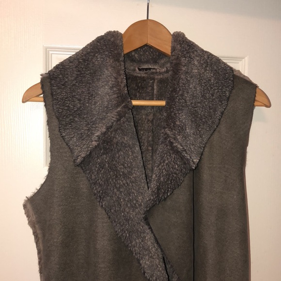 Ladies sleeveless jacket - Picture 2 of 5